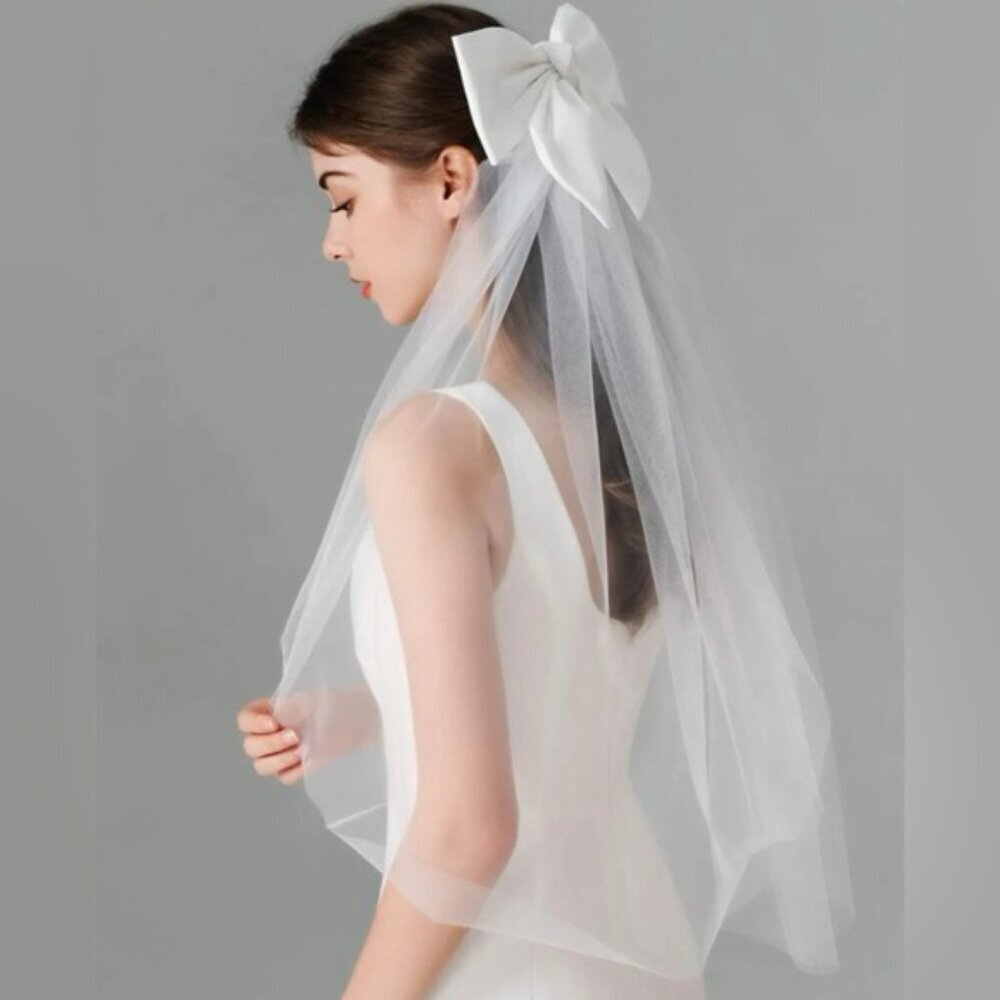 White Bow Veil With Attached Clip 🔥🔥💕💕 New - Picture 2 of 9